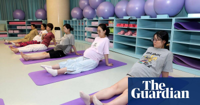 The Guardian-Closure of maternity wards fuels Chinese debate over population decline