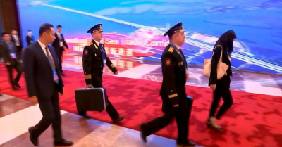 Reuters-Putin filmed in China accompanied by officers with Russian nuclear briefcase