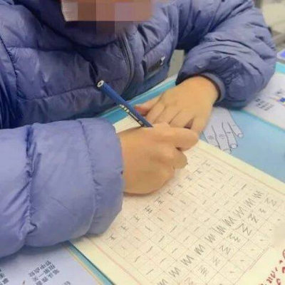 有一个写字丑的娃是什么体验？连数学老师都看不下去了！