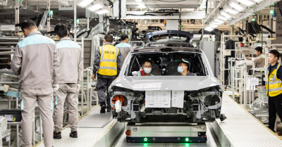 纽约时报中文网 - 英文原版-英Chinas Electric Car Factories Cant Hire Fast Enough