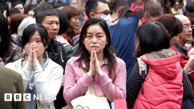 BBC News Top Stories-World The worshippers caught between China and Taiwan