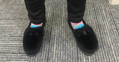 纽约时报中文网 - 英文原版-英Furry Slippers and Sweatpants Young Chinese Embrace Gross Outfits at Work