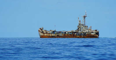 纽约时报中文网 - 英文原版-英How a Decaying Warship Beached on a Tiny Shoal Provoked Chinas Ire