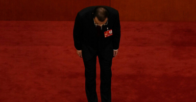 纽约时报中文网 - 英文原版-英Chinese Mourn the Death of a Premier and the Loss of Economic Hope