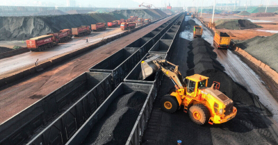 纽约时报中文网 - 英文原版-英Driven by China Coal Plants Made a Comeback in 2023